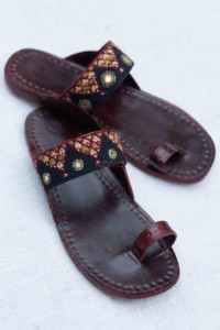 Image for Kessa Kuch11 Leather Hand Work Patch Chappal Look 2