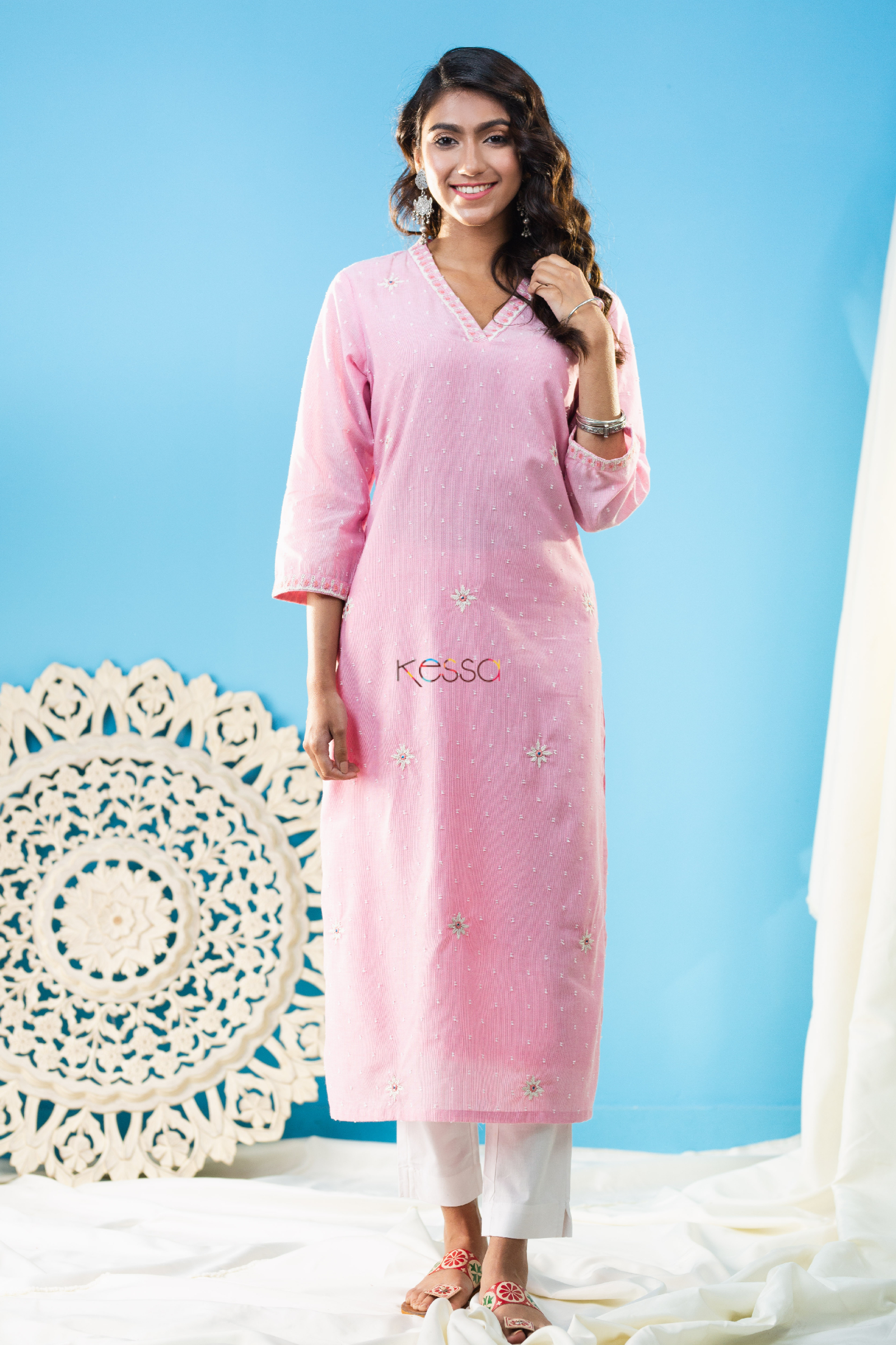 Buy Pink & White Gala Boti Lucknowi Chikankari Casual Cotton Kurti Online  at Kiko Clothing