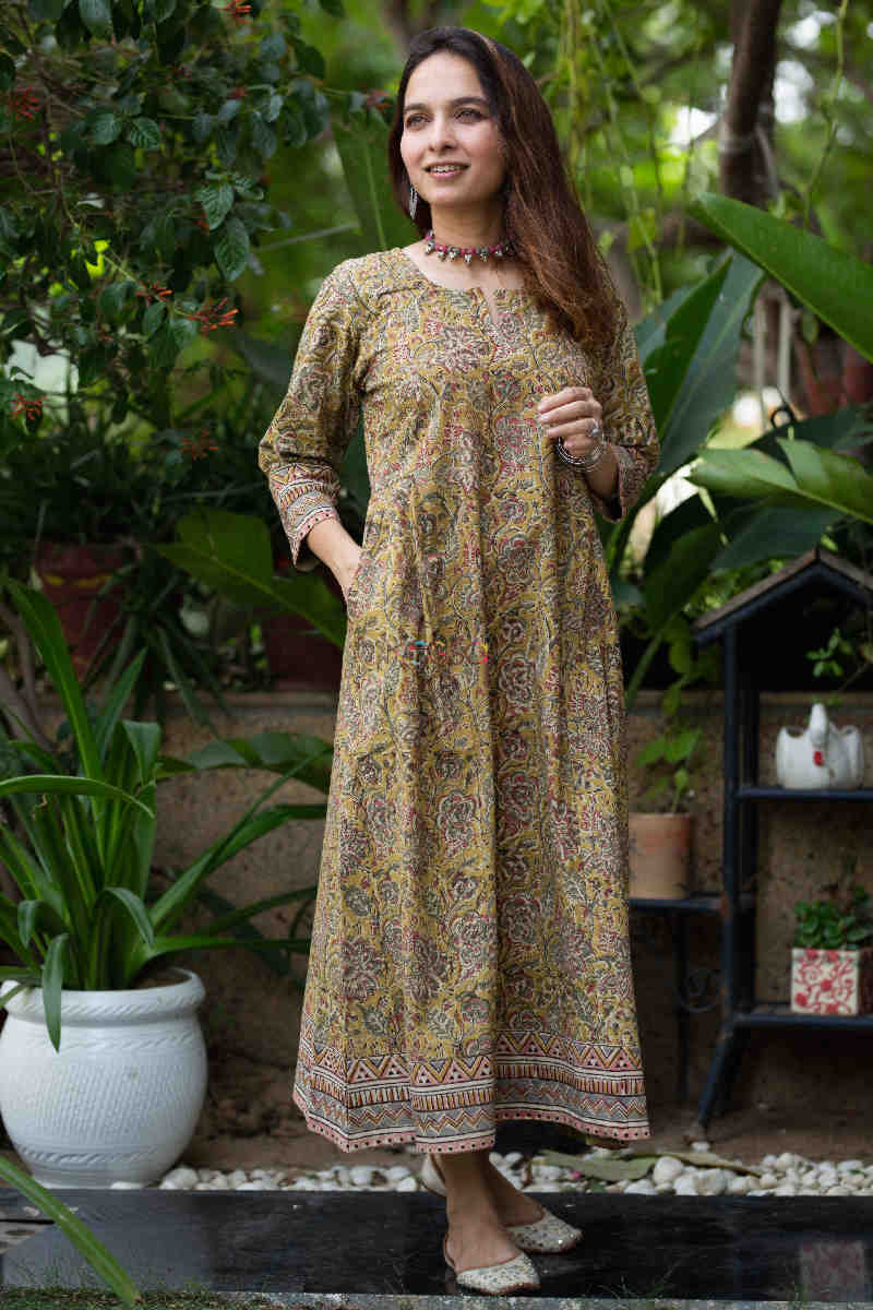 Buy Exciting WS842 Maina Kalamkari Dress With Necklace Online | Kessa