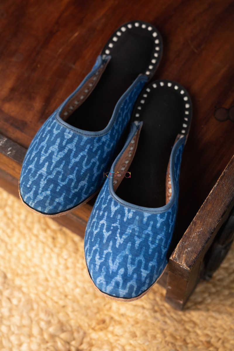 Buy Megha Leather Handmade Mojris VCJ08 Online | KESSA.com