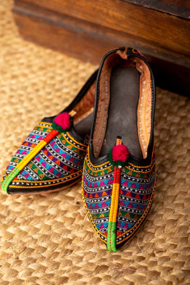 Buy Shambhavi Embroidered Women Leather Mojris VCJ12 Online | KESSA.com