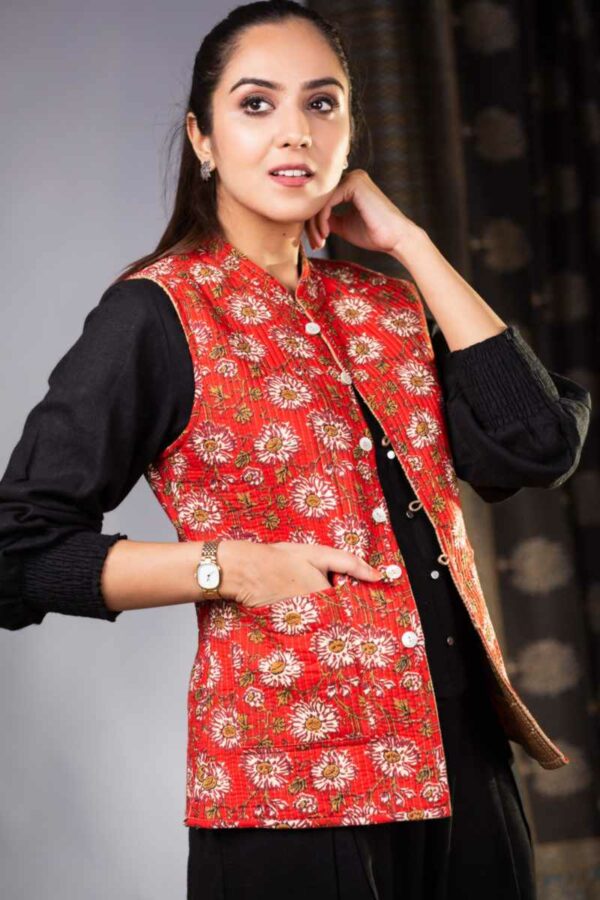 Image for Kessa Sj30beige Arunima Quilted Half Sleeves Reverable Silk Jacket Side