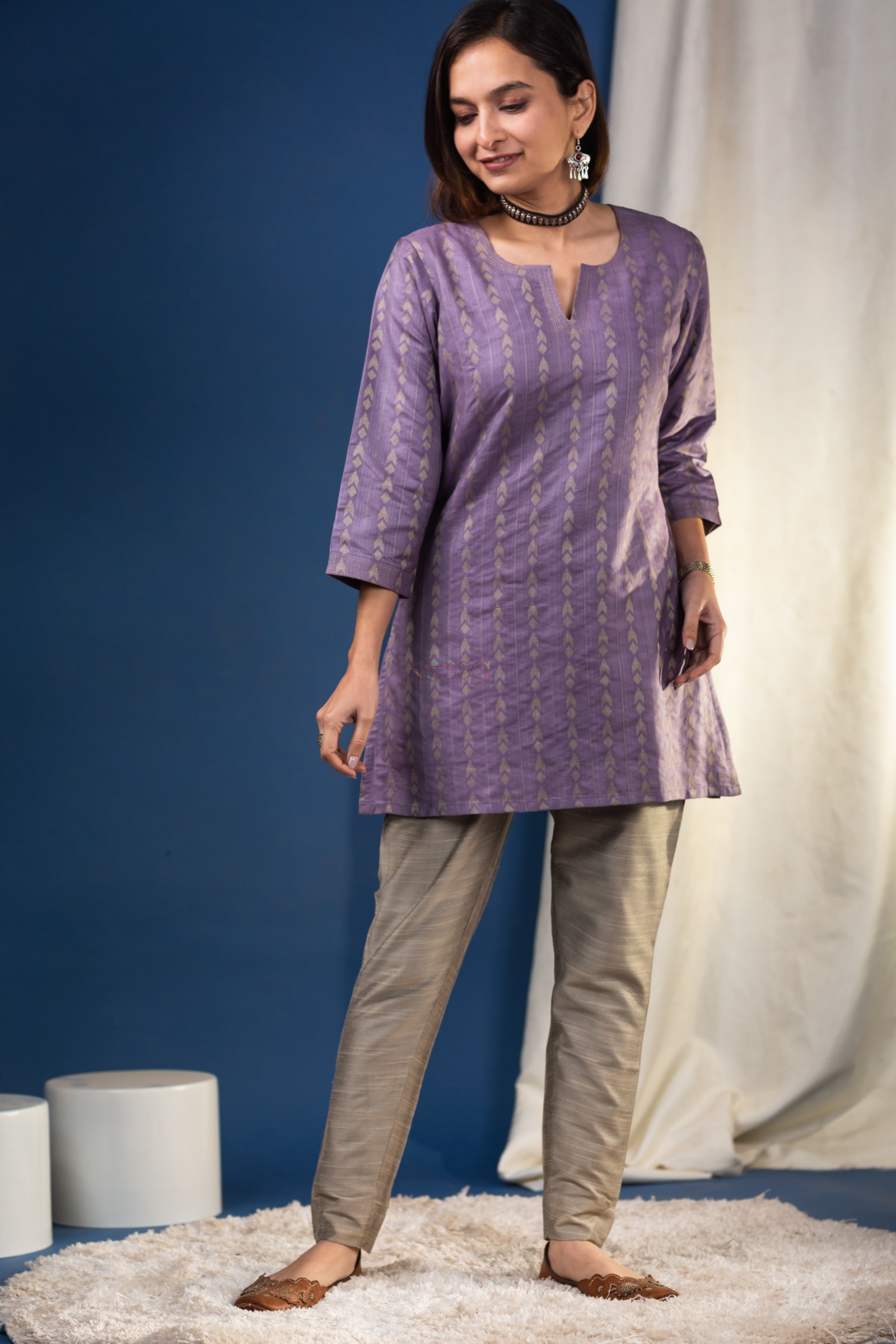 Buy Bold WS958 Jain Bhagalpuri Silk Short Kurti Online | Kessa