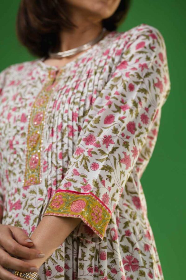 Image for Kessa Vcr179 Indu Cotton Handblock Print Straight Kurta Closeup 2