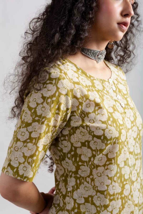Image for Kessa Vcr204 Manishitha Cotton Straight Fit Kurta Closeup