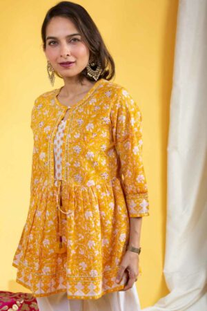 RATNAVALI Short Kurti for Women | Embroidered Rayon Cotton Short Kurta |  Tops & Tunics for Women | TC017-01-S Baby Pink : Amazon.in: Fashion