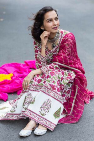 Latest Karvachauth Collection: Buy Latest Indian Designer Karvachauth  Sarees Online - Utsav Fashion