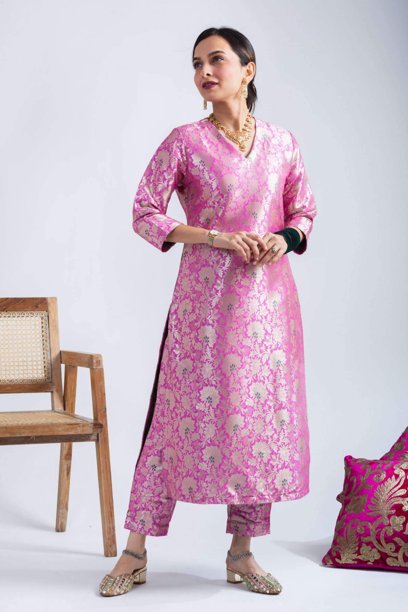 Buy A Straight Checks Weave Chanderi Kurta And Pants With Embroidery Online.