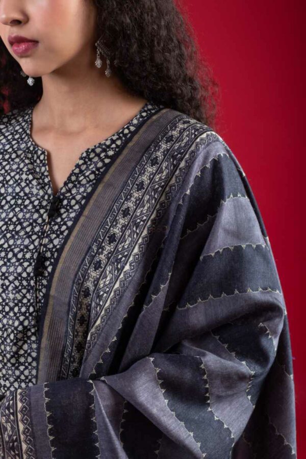 Image for Kessa Vcr249 Aanjay Tussar Silk Complete Suit Set Closeup