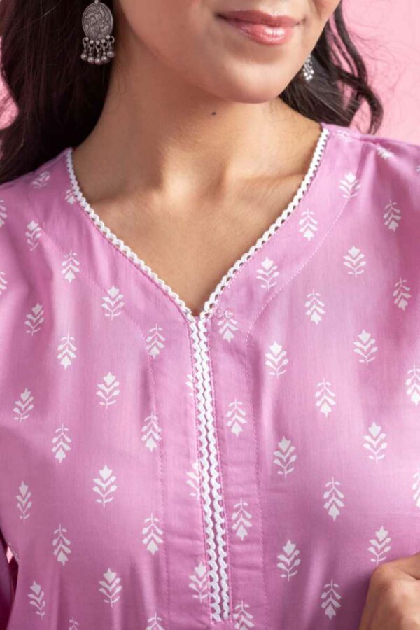 Image for Kessa Ne44 Rania Cotton Straight Fit Kurta Closeup 2